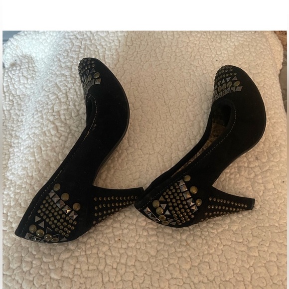 NOT RATED BLACK STUDDED VELVET HERLS IN SIZE 7 - Picture 6 of 11